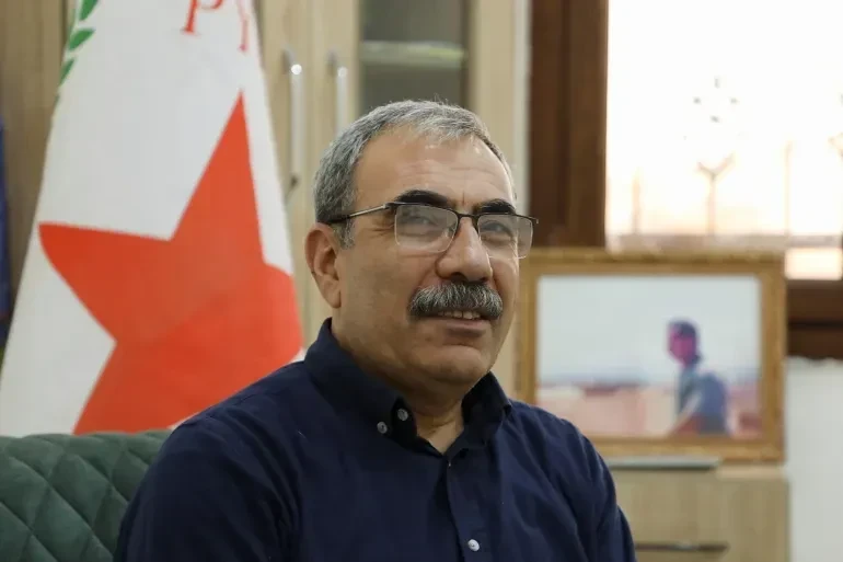 آلدار خليل يكشف عن توقف المفاو...