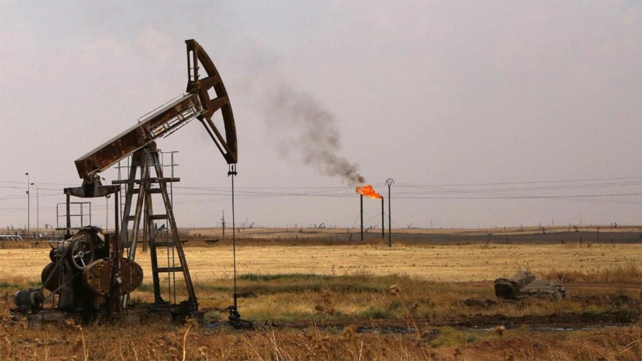 إضرام النار بالقرب من بئر نفطي...