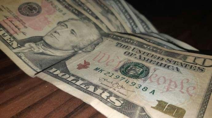 تعرف إلى سعر صرف الليرة أمام ا...