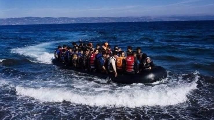 إنقاذ 175 سوريا من الغرق قبالة...
