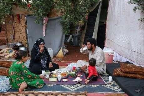 "كورونا" والغلاء يفقران موائد...