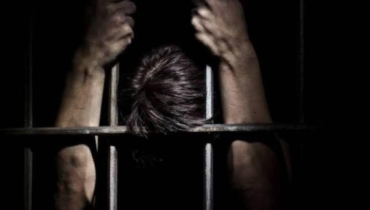 "قسد" تفرج عن ستة معتقلين من أ...