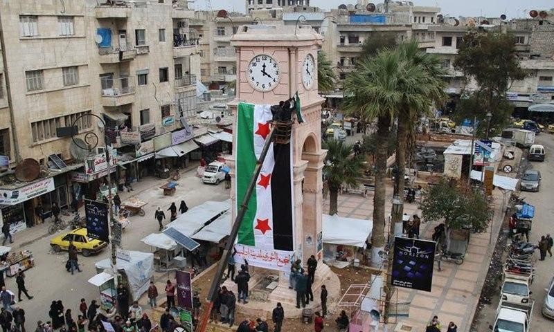أطباء في إدلب يصطفون مع الفقرا...