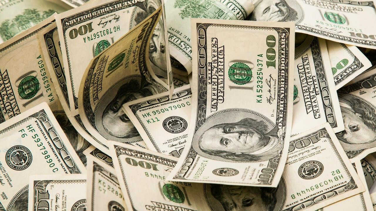 سعر جديد.. الليرة تواصل الانهي...