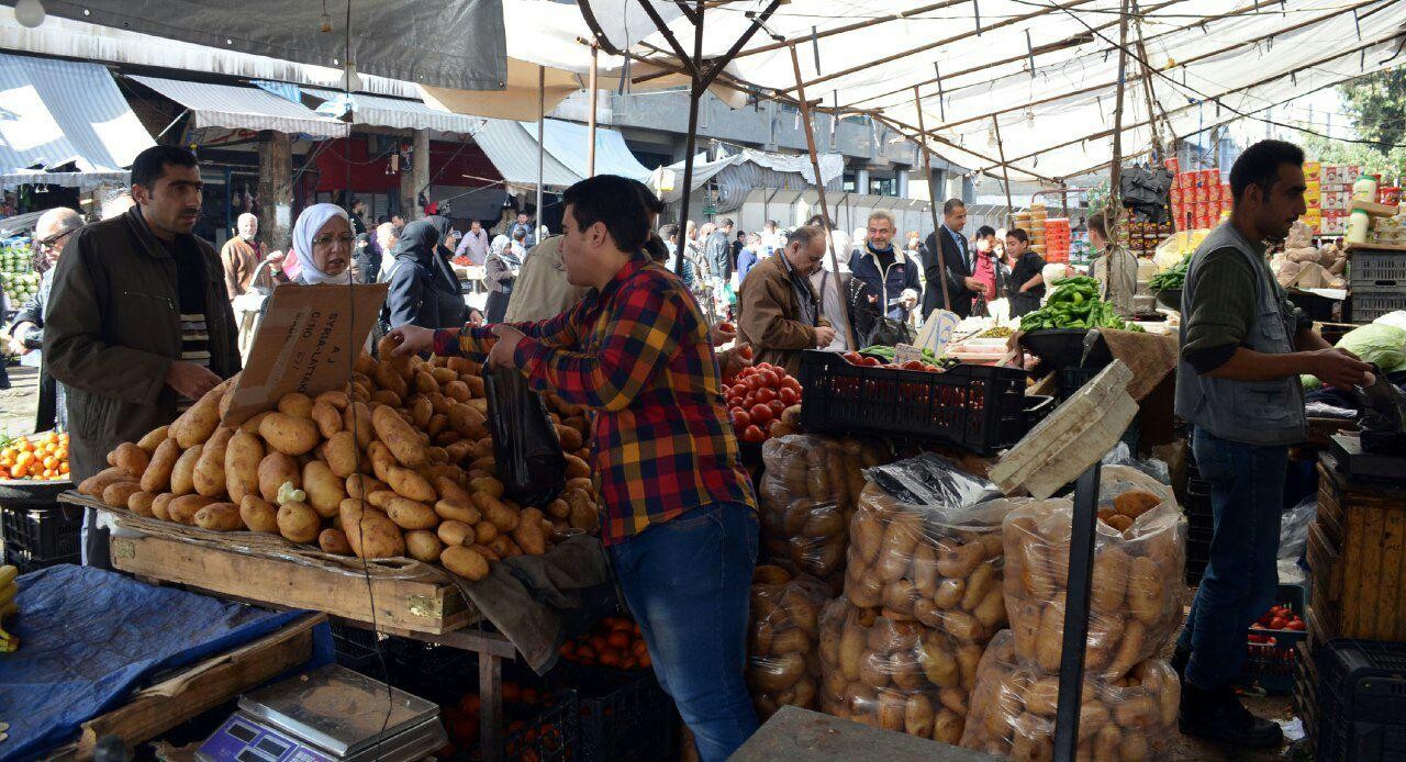 وزير تجارة النظام يقطع أرزاق "...