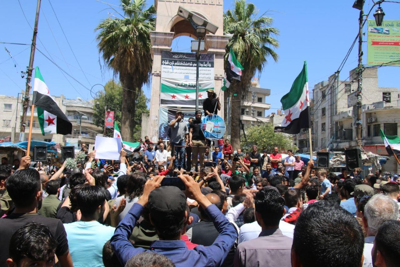 مظاهرات في إدلب وحلب و"قسد" تن...