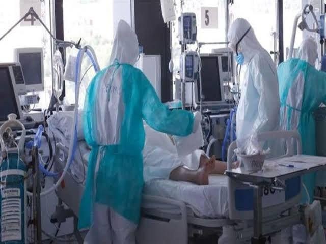 الحجر الكامل على كادر مستشفيين...