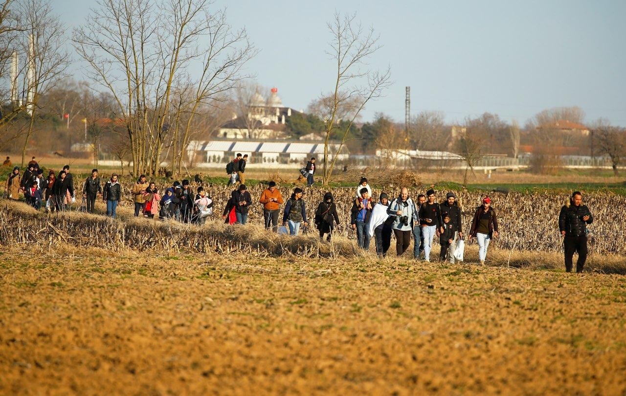 السلطات التركية توقف 40 سوريا...