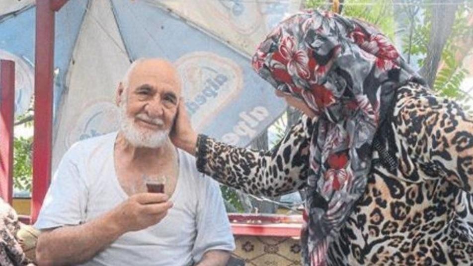 يتواصلان بالإشارة.. قصة حب مسن...