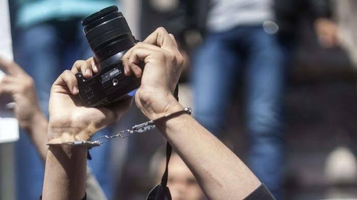النظام يعتقل صحفيا مواليا في ط...