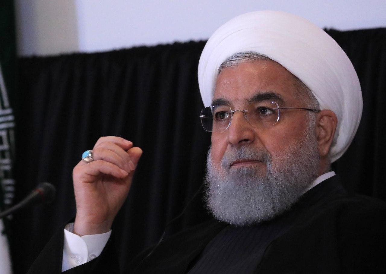 الرئيس الإيراني يحذر من نقل مق...