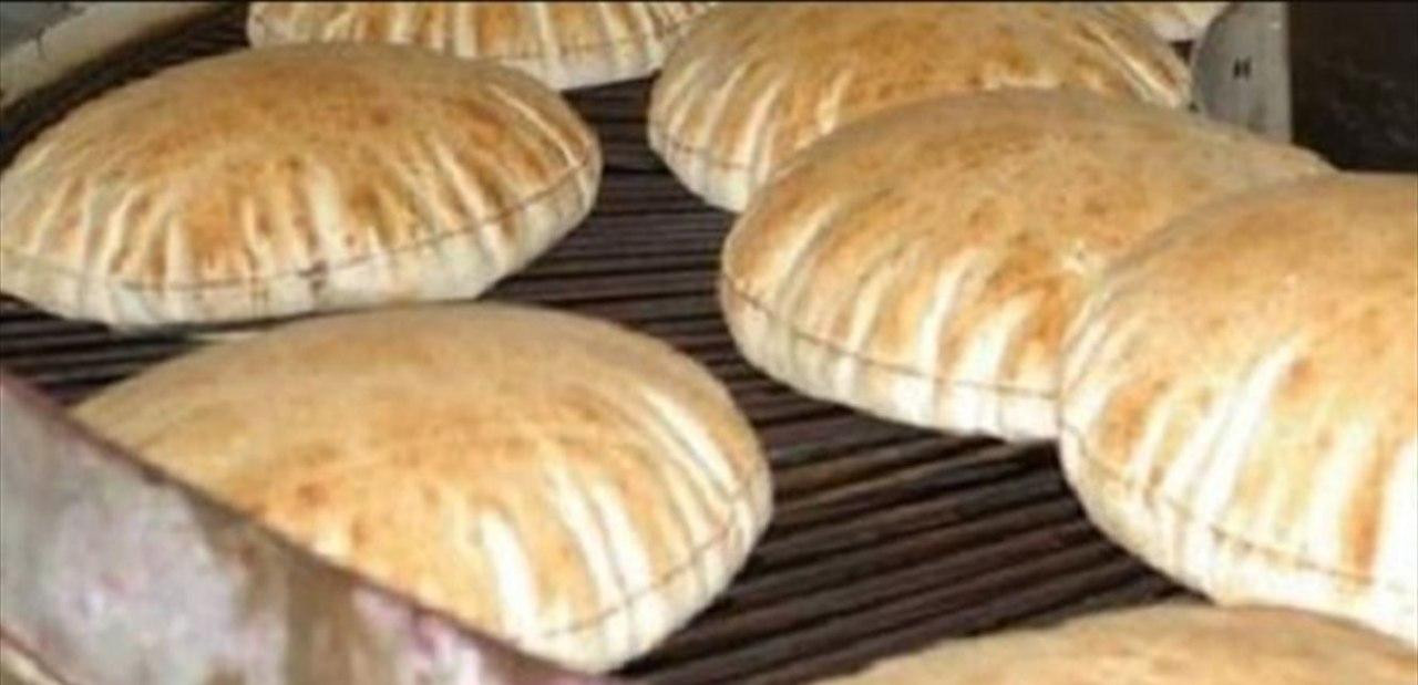 مدير فرع مخابز الحسكة يخرب عجا...