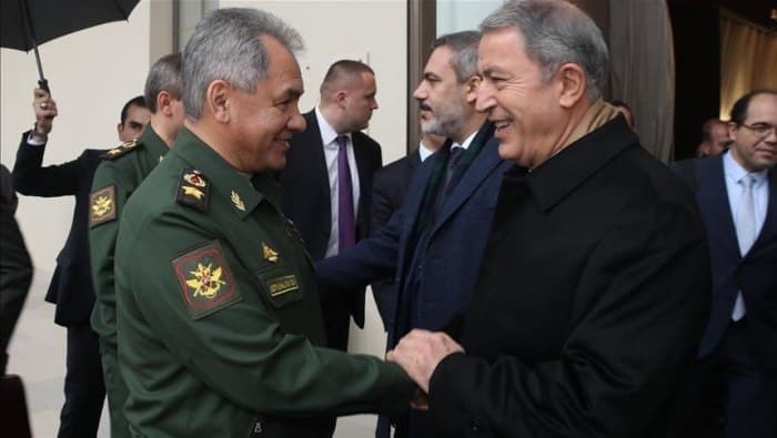 وزيرا دفاع تركيا وروسيا يبحثان...