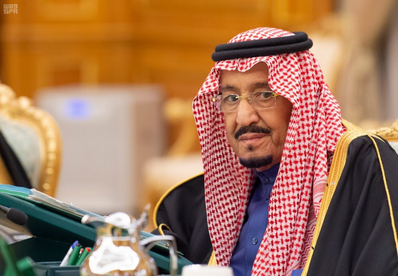 العاهل السعودي يؤكد على مسار ج...