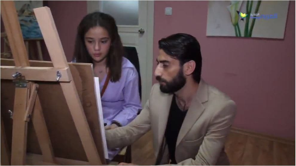 سوري يؤسس مركزا لتعليم الرسم ف...
