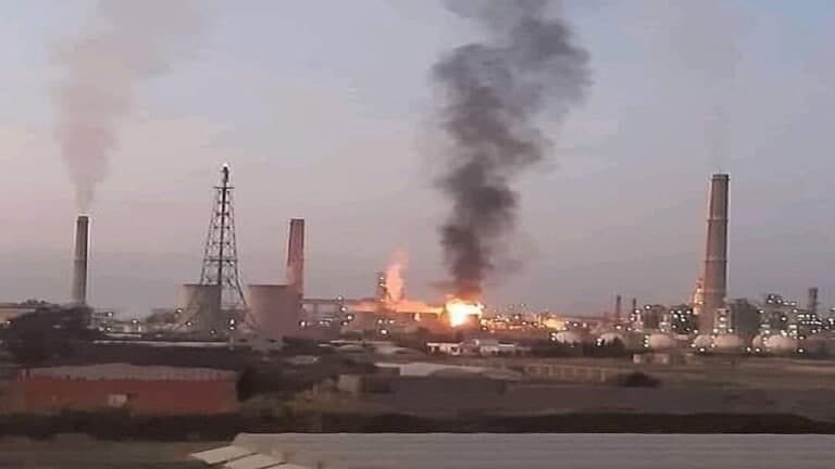 حريق وانفجارات في مصفاة بانياس...