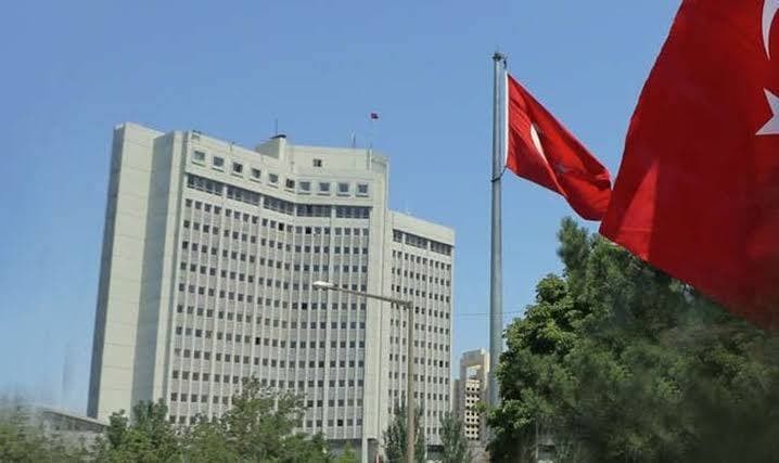 "الدفاع التركية" تعلن مقتل 7 م...