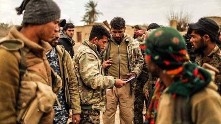 "قسد" تعتقل عشرات المعلمين لتج...