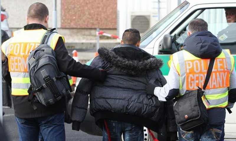 سياسي ألماني: رفع الحظر عن ترح...