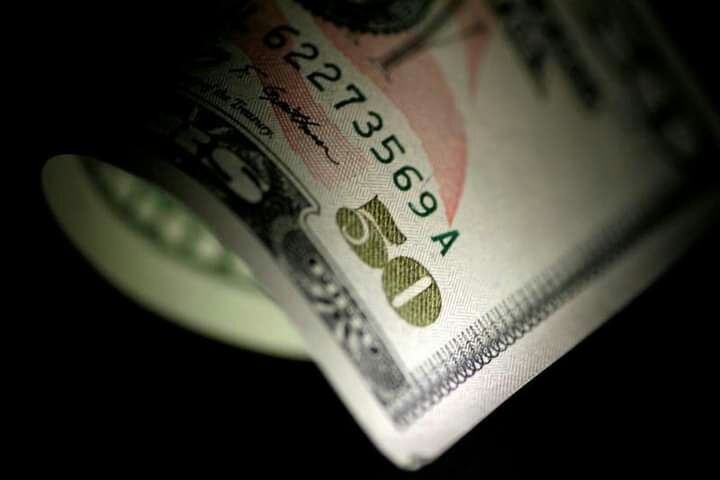 تحسن بسعر صرف الليرة مقابل الد...