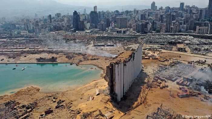 "جنبلاط" يتهم نظام الأسد بالمس...