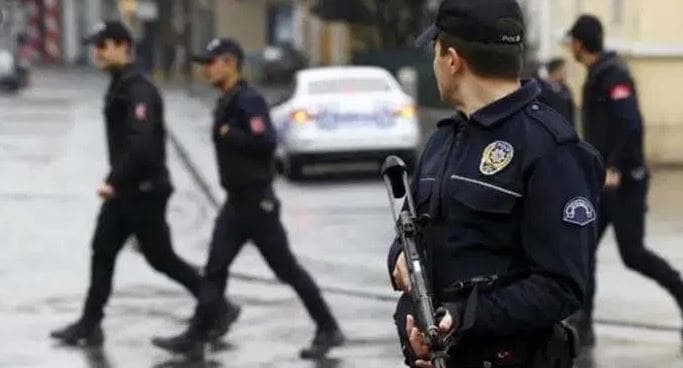 تركيا.. توقيف عشرة سوريين بتهم...