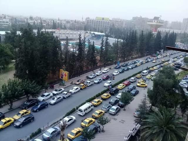عودة الطوابير.. النظام يُخفض ك...