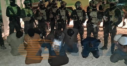 بينهم قيادي.. "قسد" تعتقل 8 عن...