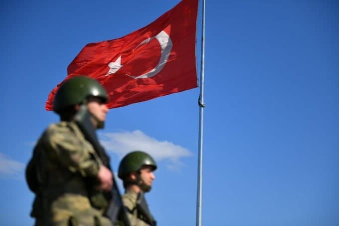 تركيا تضبط 9 أشخاص حاولوا الدخ...