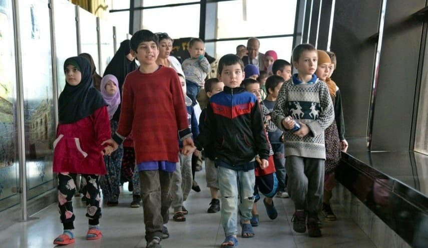 روسيا تتسلم 35 طفلا من عوائل "...