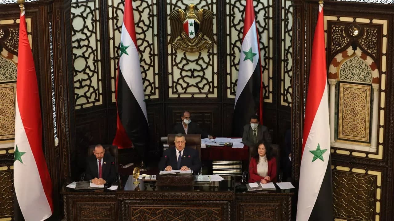 حكومة النظام تحدد شرط مشاركة ا...