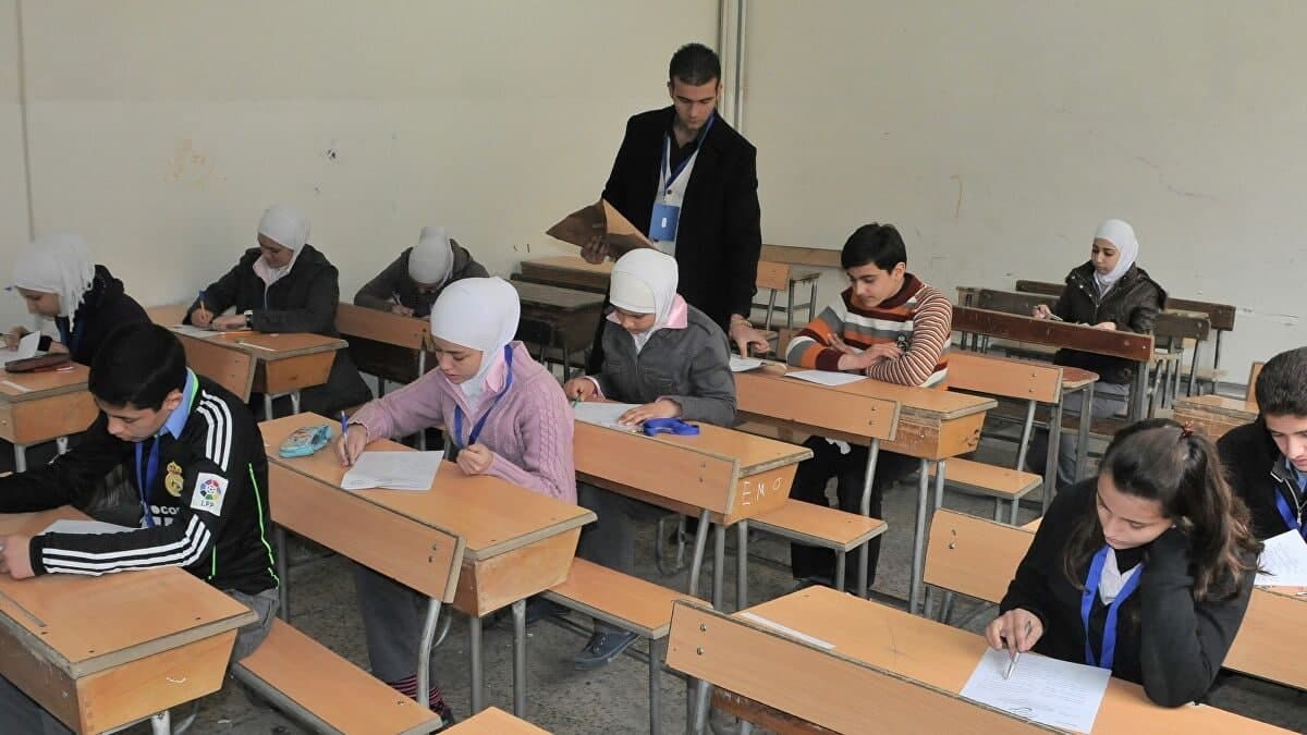 250 ألف طالب يتقدمون لامتحانات...