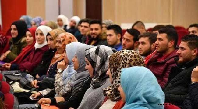 نائبة تركية معارضة تهاجم الطلا...