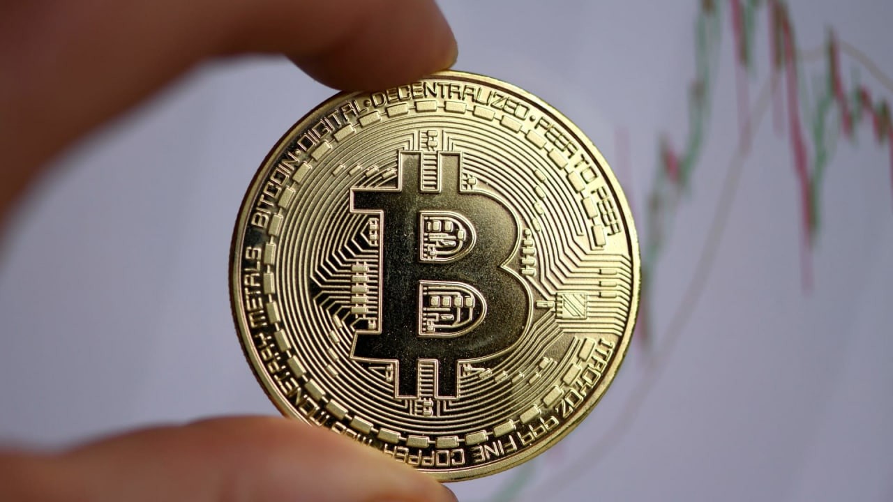 انهيار عملة "بتكوين" الرقمية