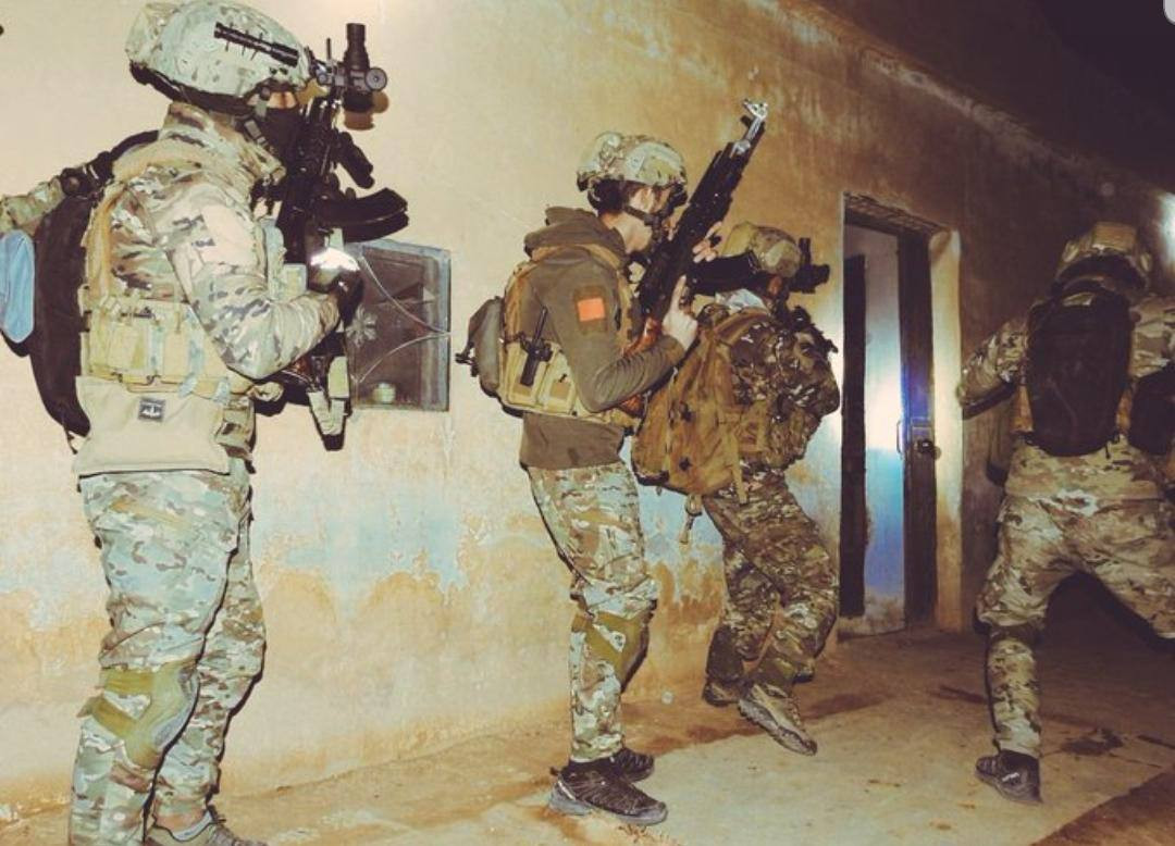 "قسد" تعلن اعتقال عضوين في الت...