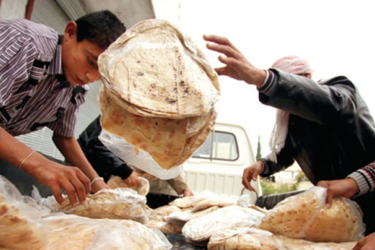 ثكنات النظام العسكرية غرب درعا...