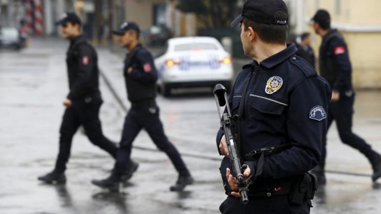 الشرطة التركية تضبط 26 مهاجرا...