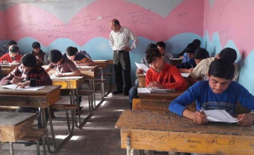 "تربية إدلب" تعلق الدوام الفيز...