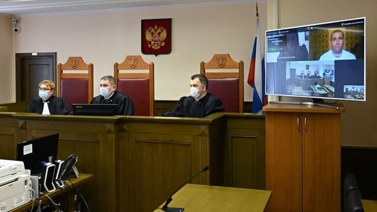 روسيا ترّحل أجنبياً أدانته بتج...