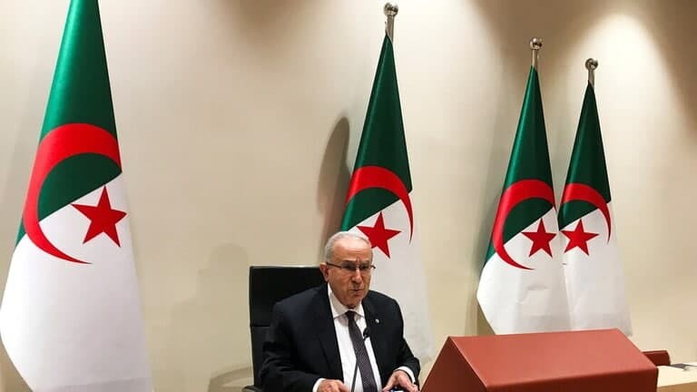 وزير خارجية الجزائر: مشاركة سو...