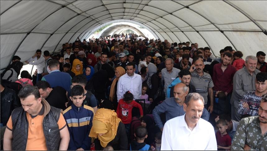 سبعة شبان أتراك يهاجمون لاجئا...