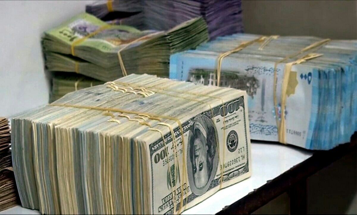سعر صرف الليرة أمام الدوﻻر اﻷم...