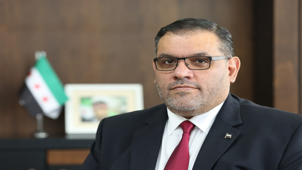 رئيس "هيئة التفاوض" ينتقد الاز...