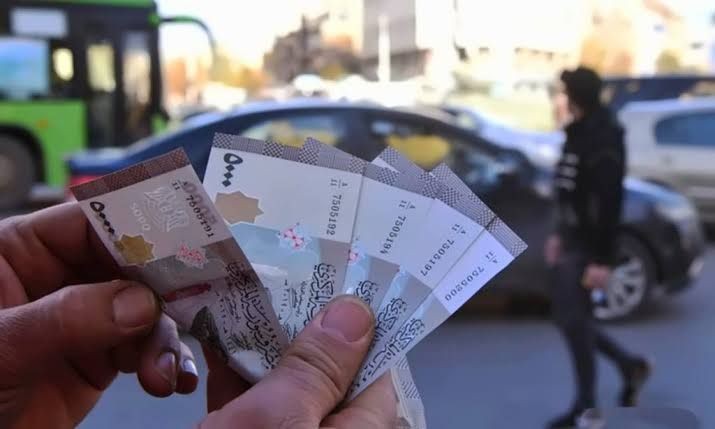 "صدقة الفطر" تفتح ملف الرواتب...