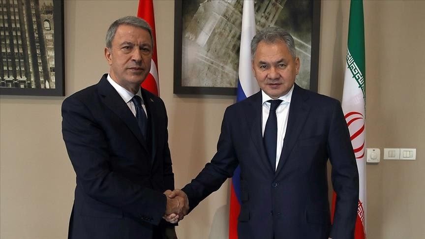 وزيرا دفاع تركيا وروسيا يبحثان...