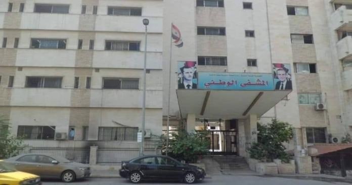 امرأة ترمي طفليها في الطريق بر...