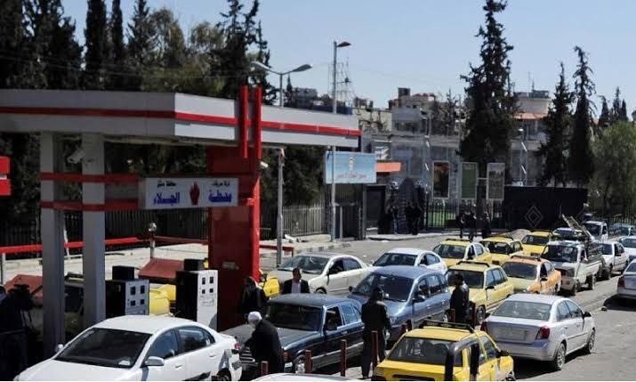 "عضو" في "مجلس الشعب" يوبخ الش...