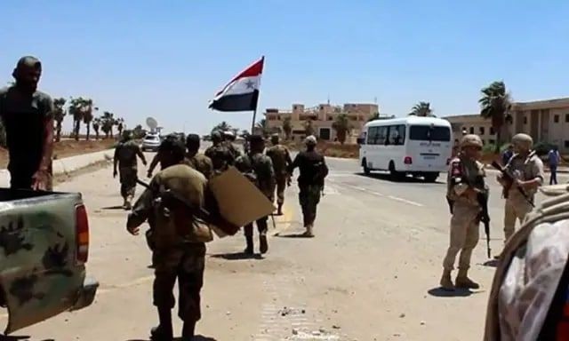 مداهمة منزل عقيد منشق واشتباكا...