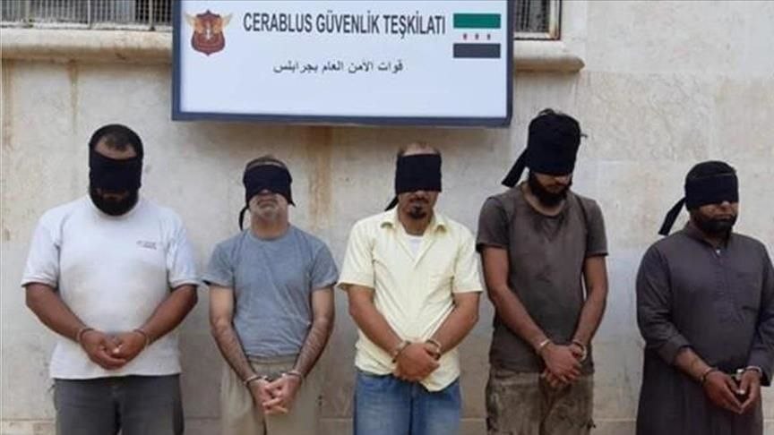 تركيا تعلن اعتقال 5 قياديين من...