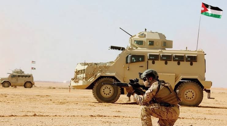 الجيش الأردني يعلن مقتل مهرب و...